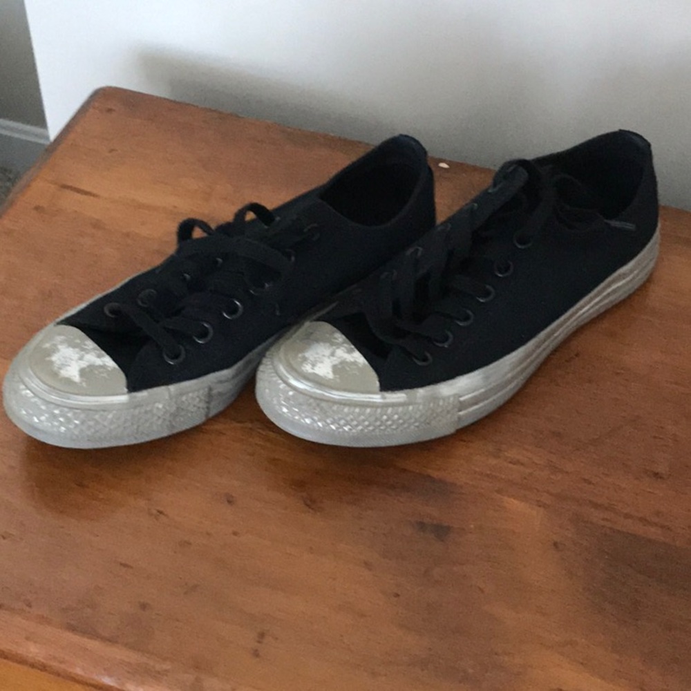 👟Converse Sneakers 👟